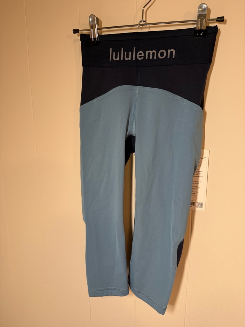 Lululemon Logo Waistband Everlux Train Crops 15” Blue Black Size 0 NWT - Picture 6 of 6